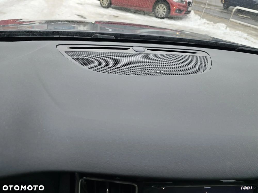 Volvo V60 T4 Geartronic R-Design - 11