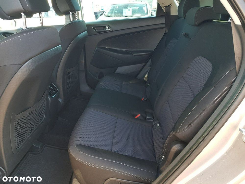 Hyundai Tucson blue 1.7 CRDi 2WD Advantage - 11