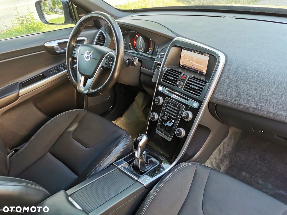 Volvo XC 60 D3 Momentum - 8