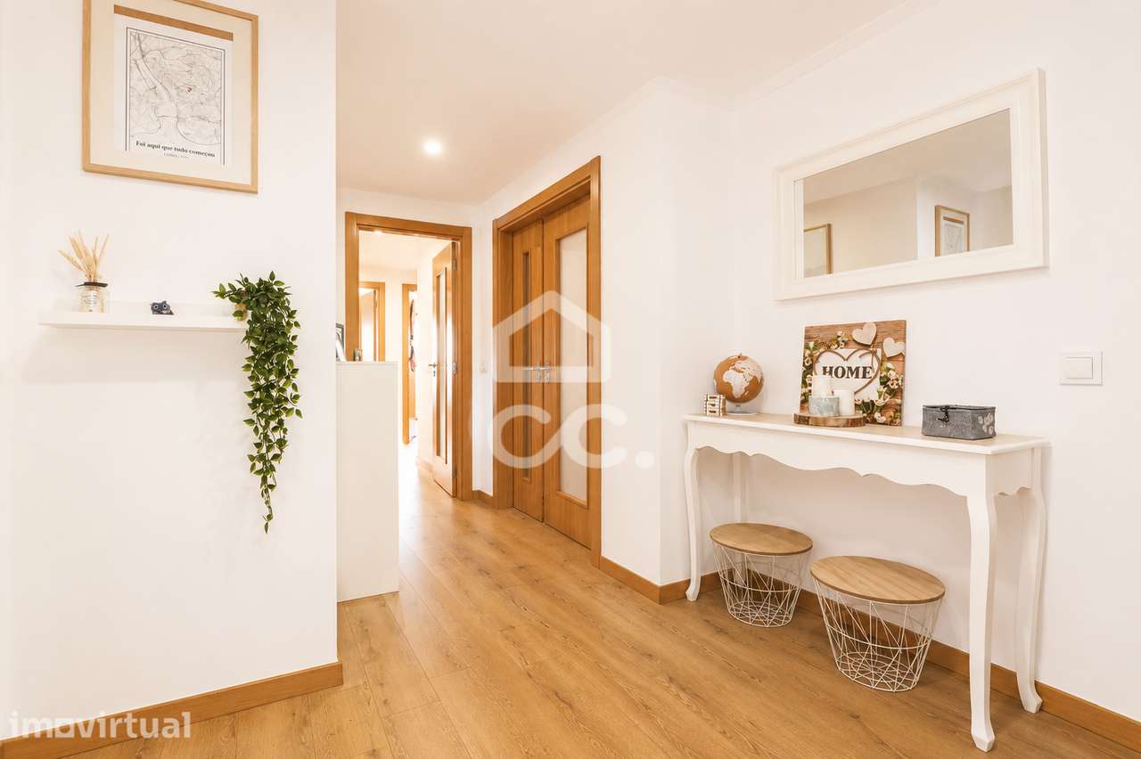 Apartamento T3 com Suíte, Garagem Fechada e Excelentes Acabamentos | U - Grande imagem: 5/26