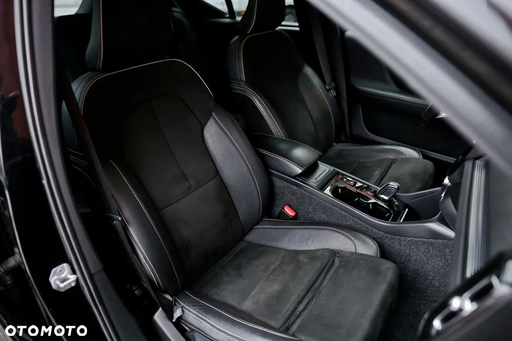 Volvo XC 40 D3 Geartronic R-Design - 24