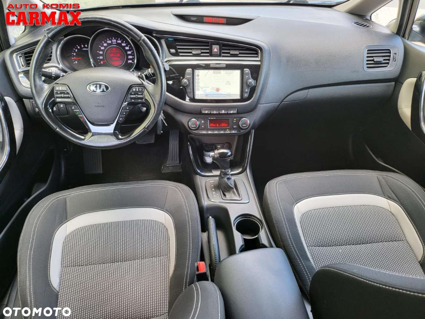 Kia Ceed 1.6 CRDi 136 DCT ISG SW Platinum Edition - 27