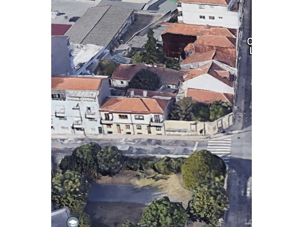 Terreno com projeto para duas moradias geminadas + loja - Grande imagem: 2/6