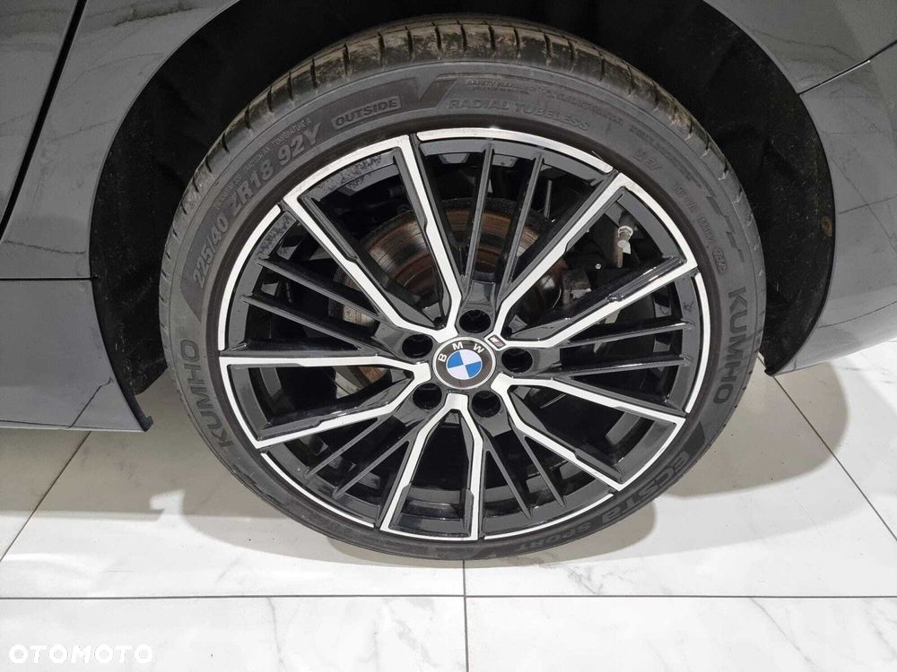 BMW Seria 1 - 35