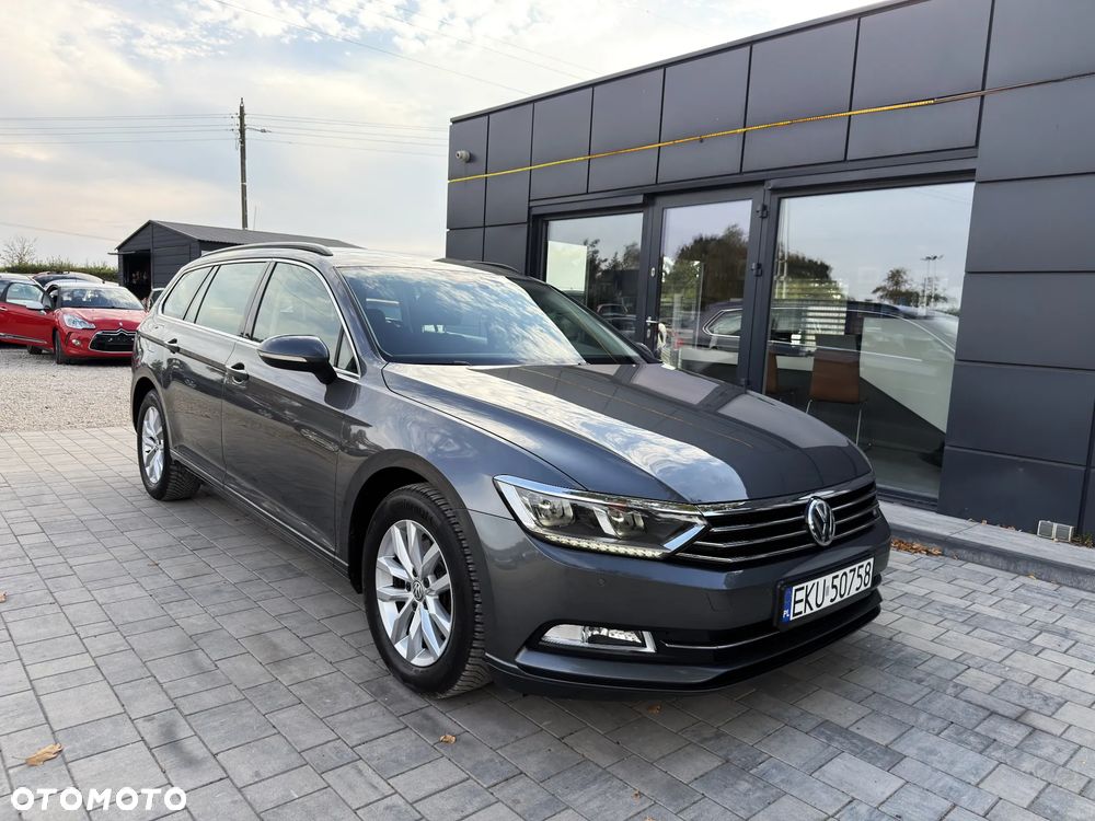 Volkswagen Passat - 12