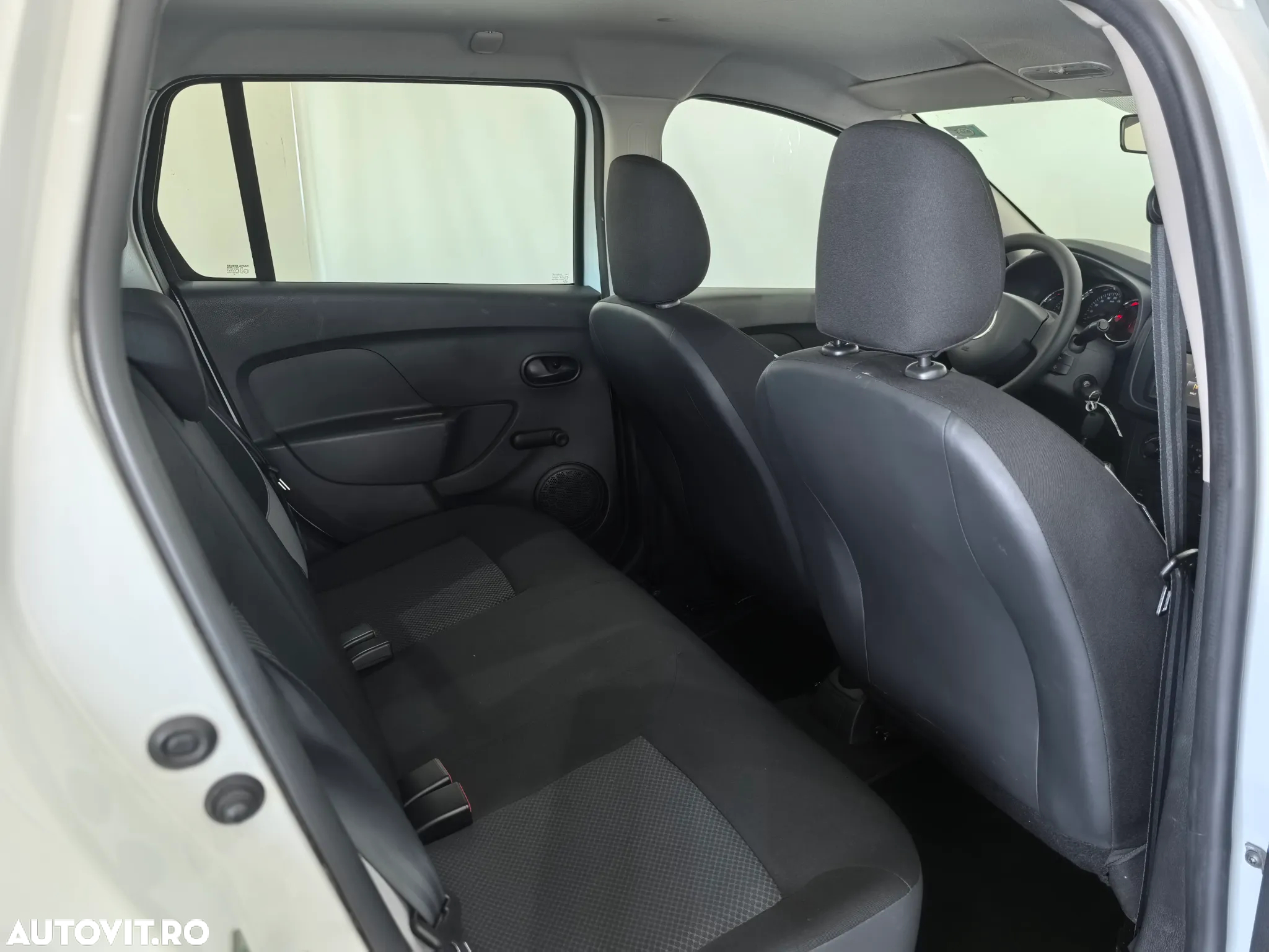 Dacia Logan MCV 0.9 Ambiance - 25