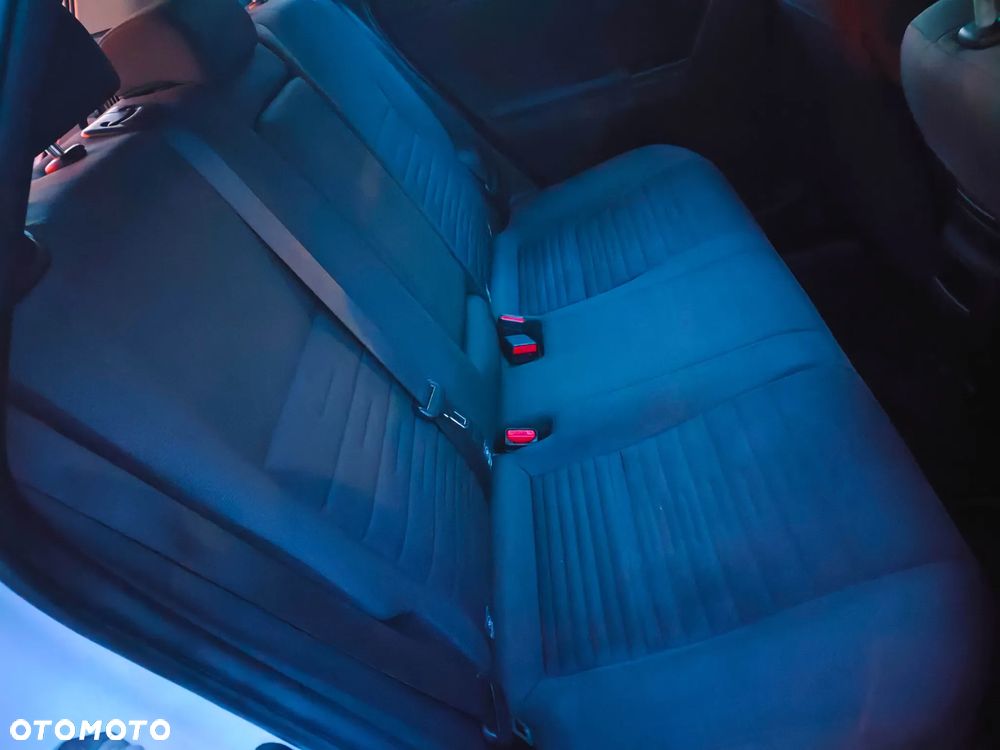 Toyota Auris Hybrid 135 Premium - 22