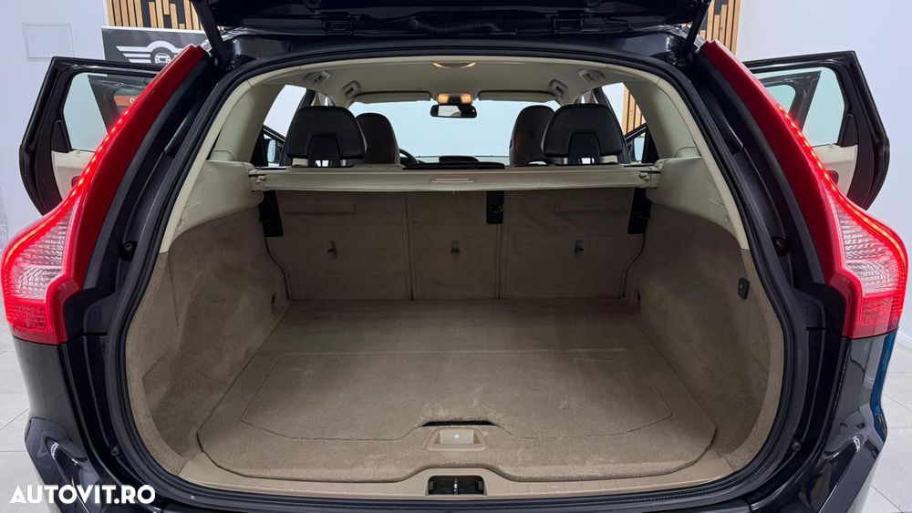 Volvo XC 60 D3 Aut. Summum - 17