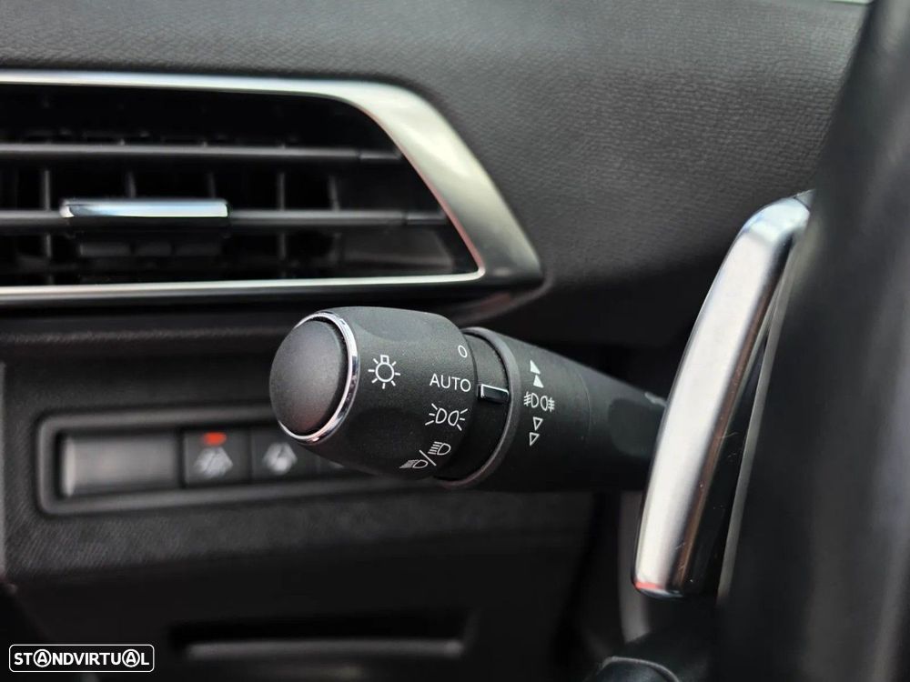 Peugeot 3008 1.6 Hybrid4 GT e-EAT8 - 14