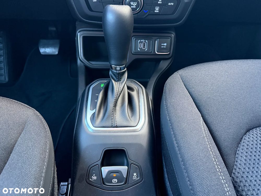 Jeep Renegade 1.5 T4 mHEV Altitude FWD S&S DCT - 15