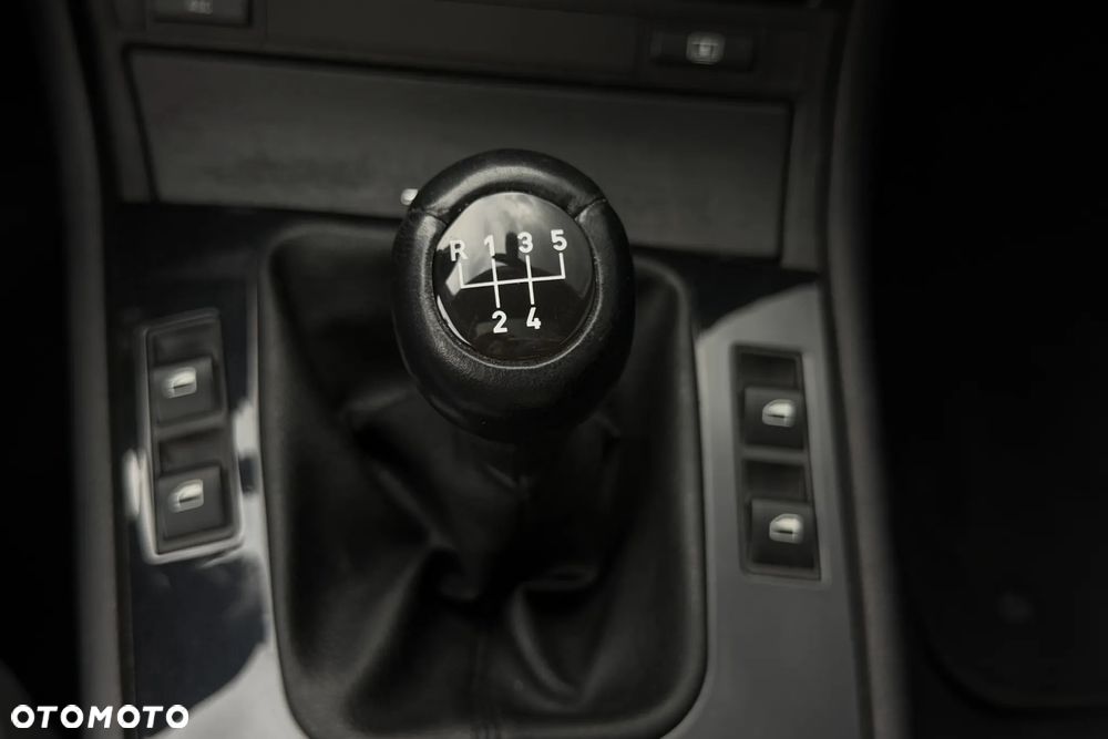 BMW Seria 3 323 CI - 15