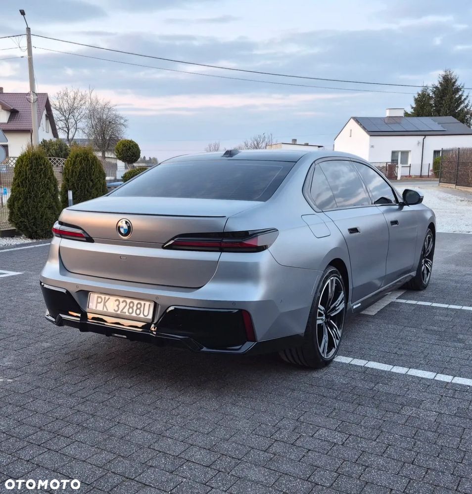 BMW Seria 7 740i - 5