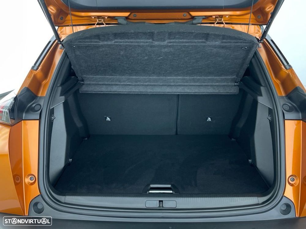 Peugeot e-2008 50 kWh GT - 13