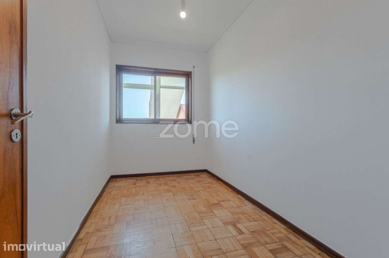 Apartamento T3+1 Renovado | Garagem Fechada | Transportes à Porta - Grande imagem: 5/21