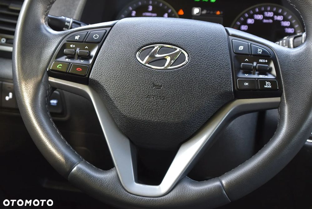 Hyundai Tucson 2.0 CRDI 4WD Automatik Premium - 24