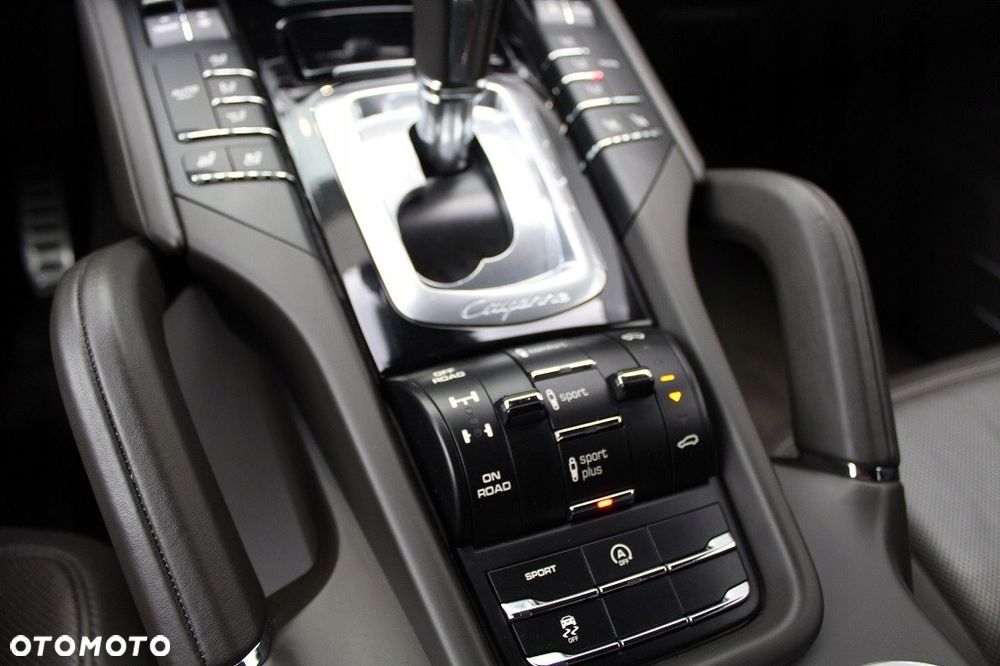 Porsche Cayenne S - 13