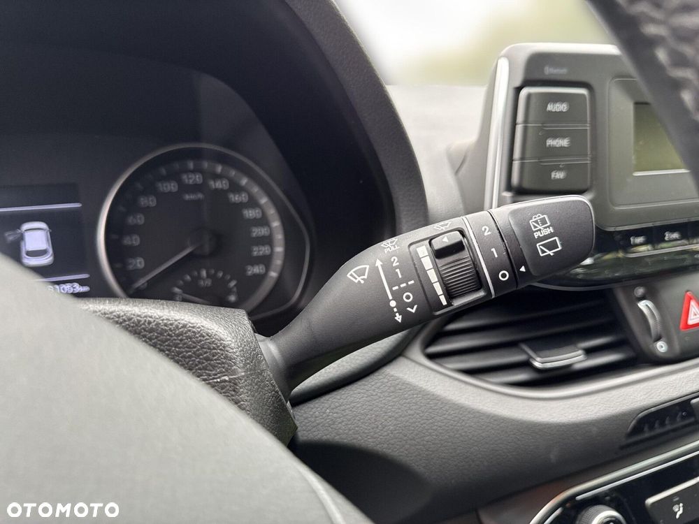 Hyundai i30 1.5 DPI Classic + - 25