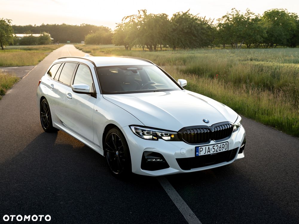 BMW Seria 3 320d xDrive mHEV M Sport sport - 4
