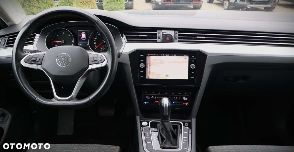 Volkswagen Passat - 13