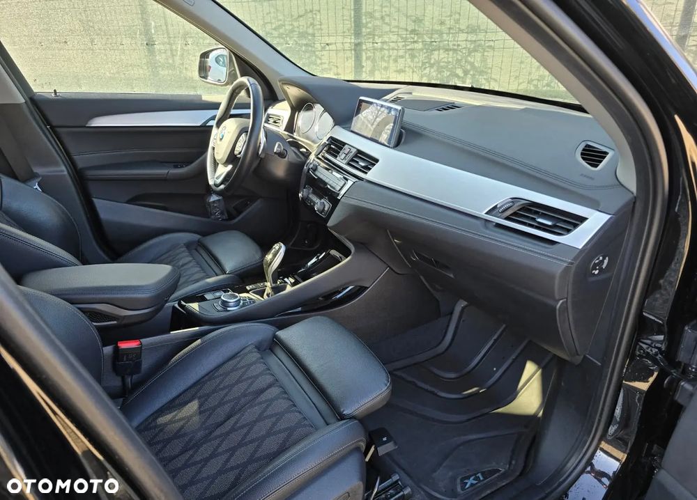 BMW X1 xDrive20d - 10