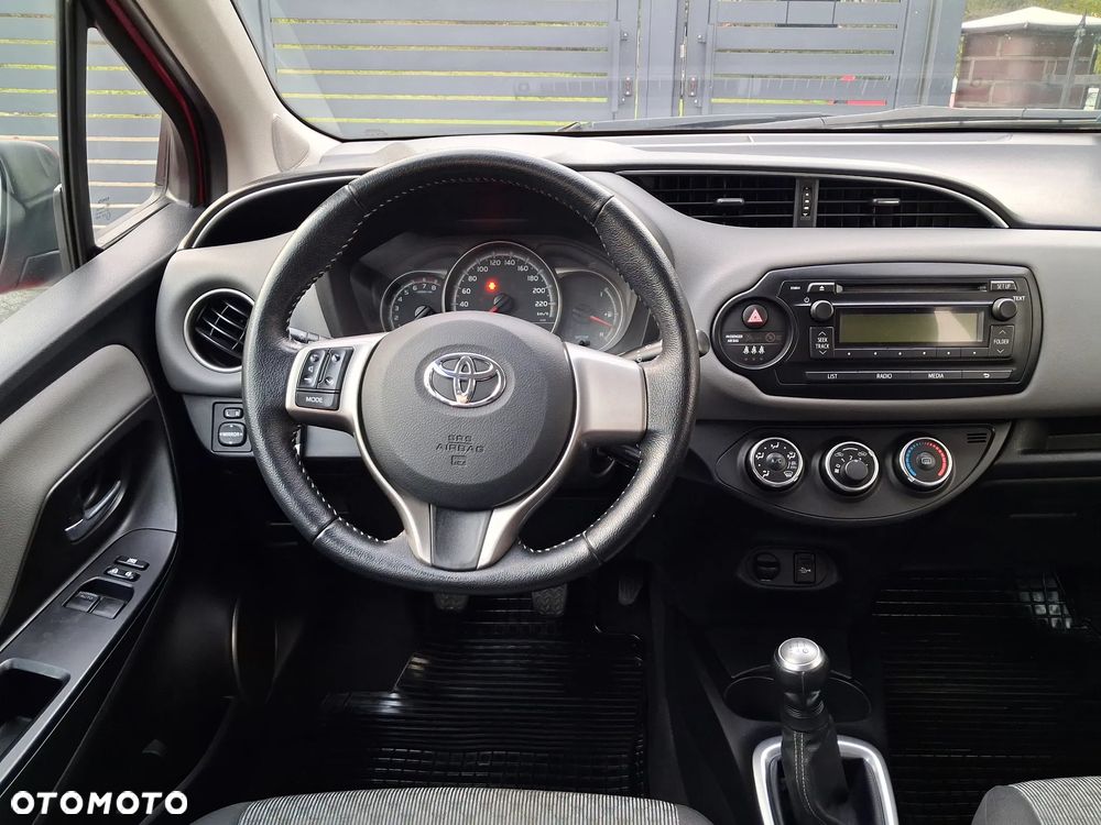 Toyota Yaris 1.0 Life EU6 - 10