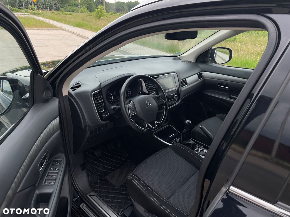 Mitsubishi Outlander 2.0 2WD Active - 25