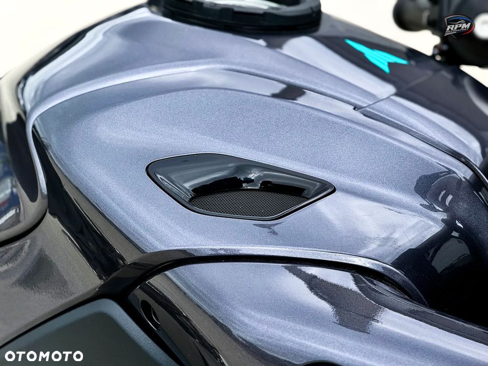 Yamaha MT - 40