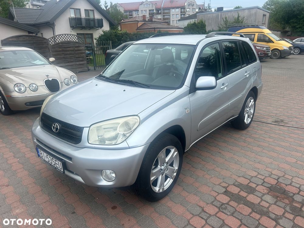Toyota RAV4 1.8 VVT-i 4x2 - 2