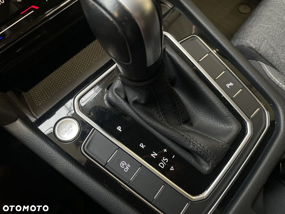 Volkswagen Passat - 14