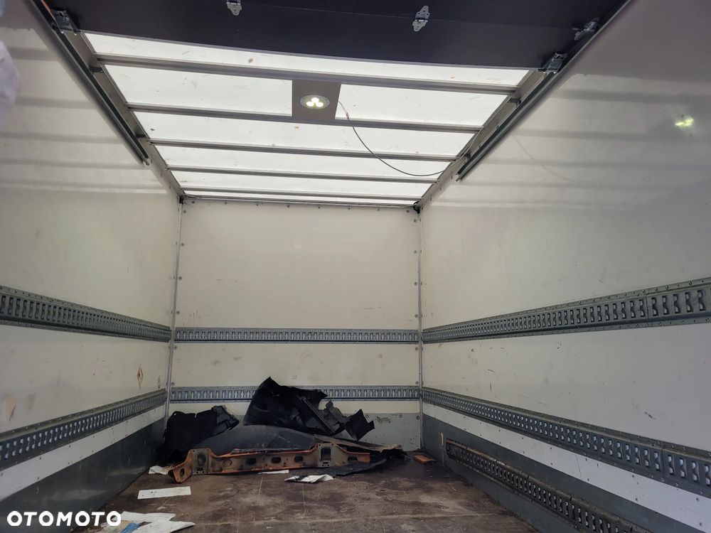 Mercedes-Benz Sprinter - 14