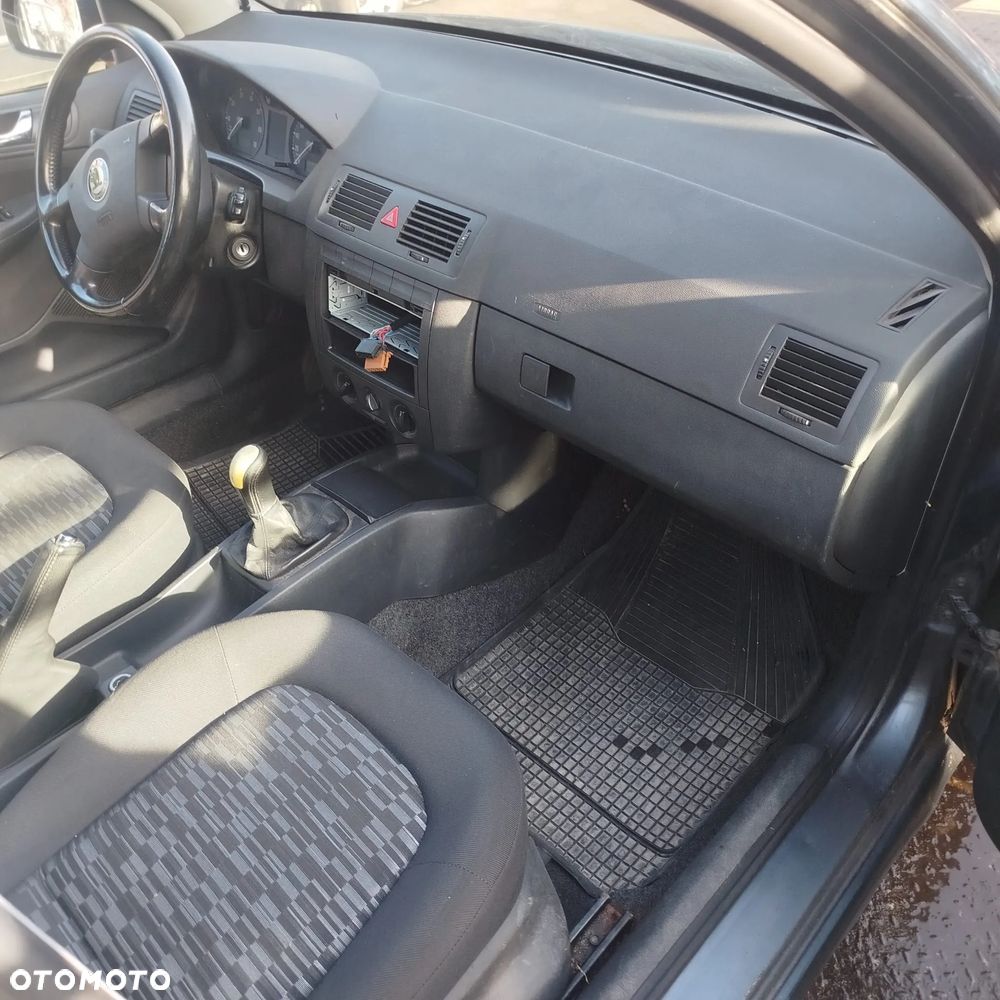 Skoda Fabia 1  na części . - 4