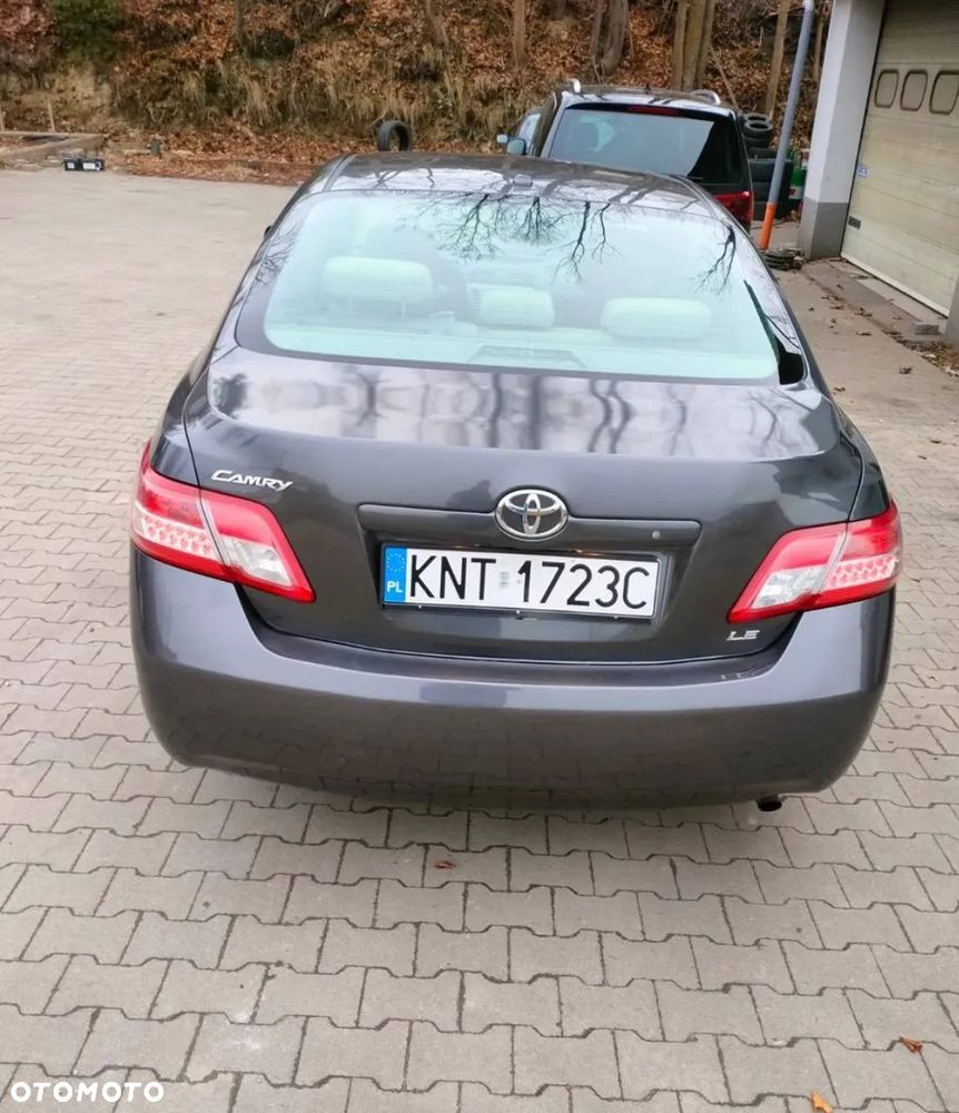 Toyota Camry 2.5 SE - 4