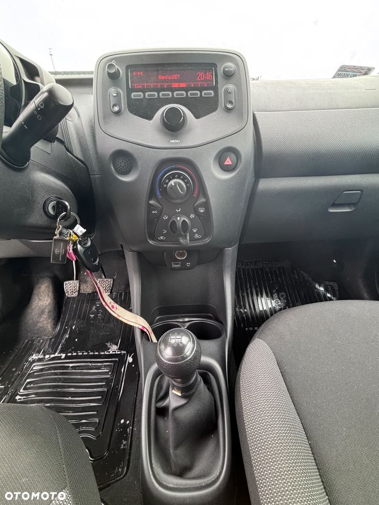 Toyota Aygo x - 22