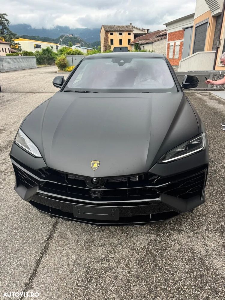 Lamborghini URUS - 1