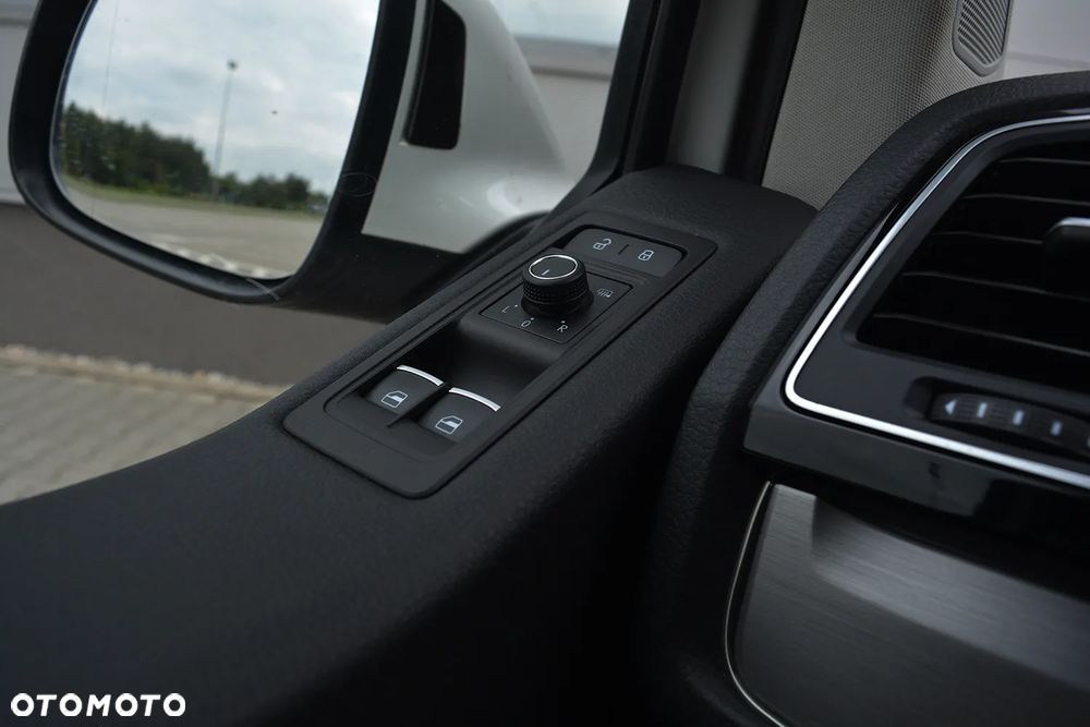 Volkswagen Multivan 2.0 TDI L1 Generation SIX DSG - 39