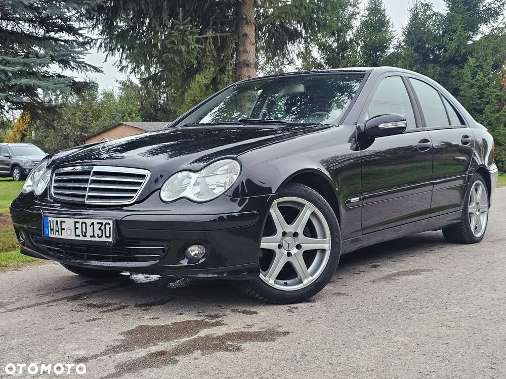 Mercedes-Benz Klasa C 180 Kompressor Classic Sport Edition - 23