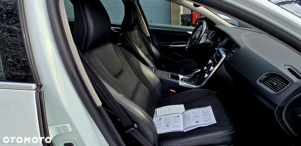 Volvo V60 T3 Momentum - 6