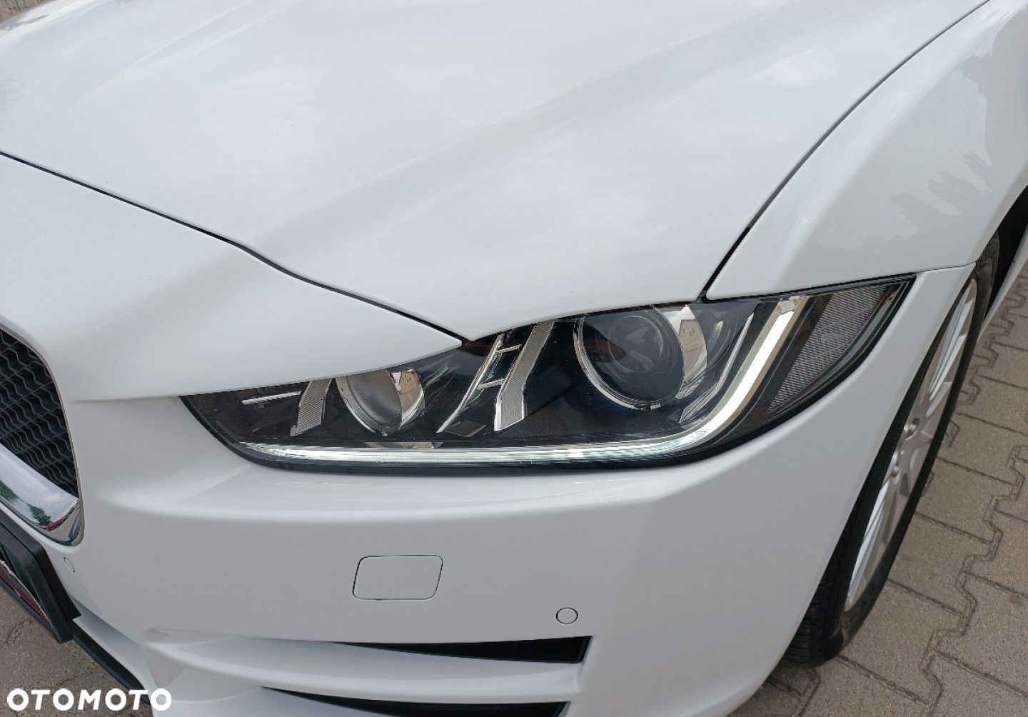 Jaguar XE - 4