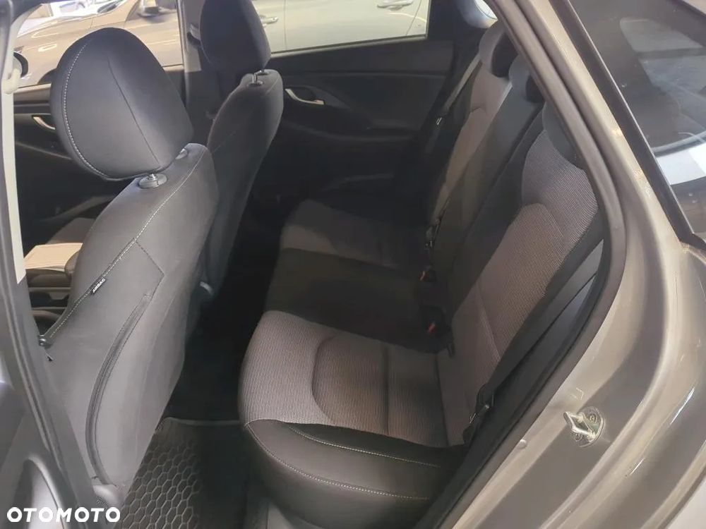 Hyundai i30 1.5 DPI Classic + - 9