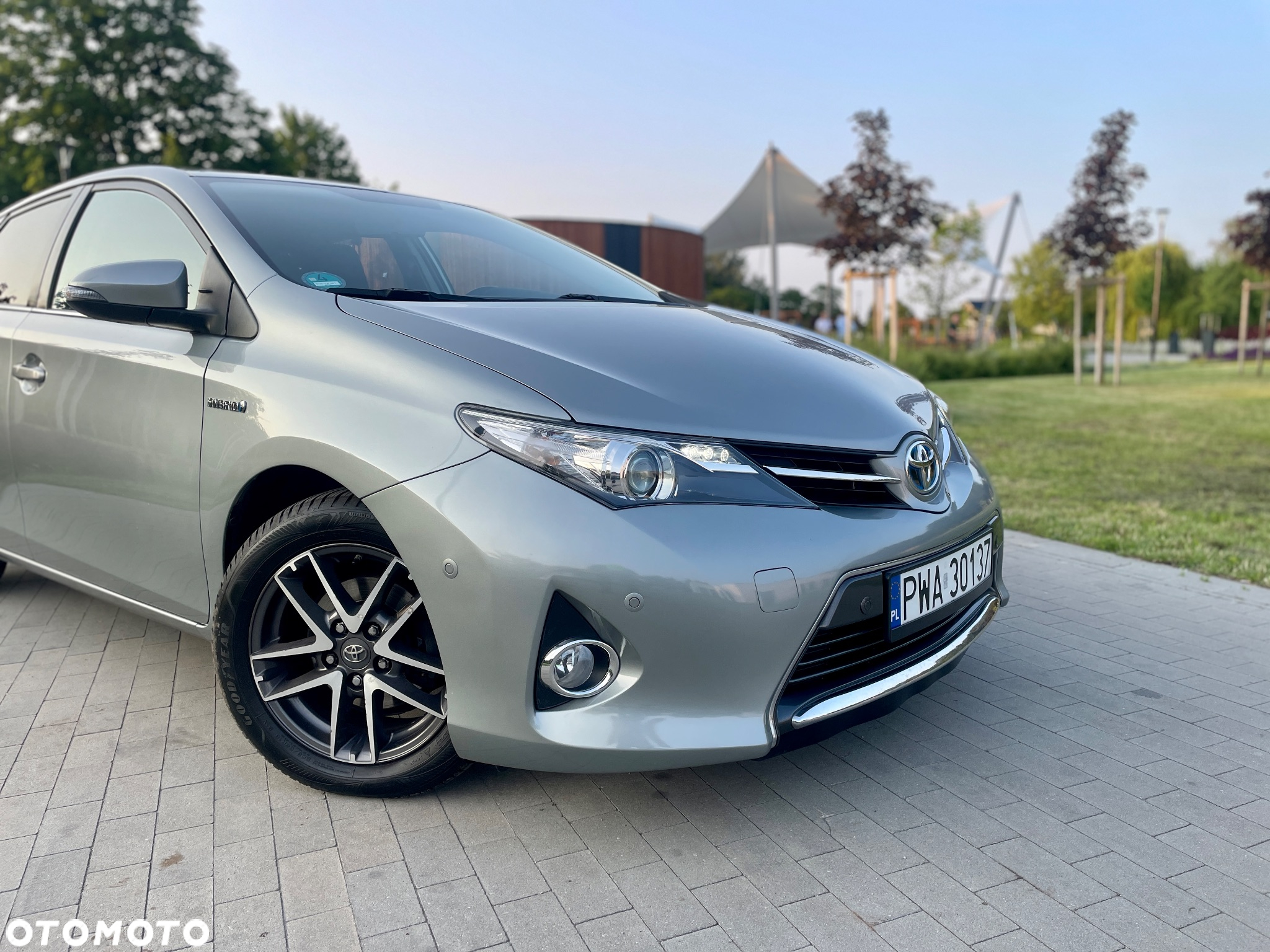Toyota Auris 1.8 HSD Prestige - 8