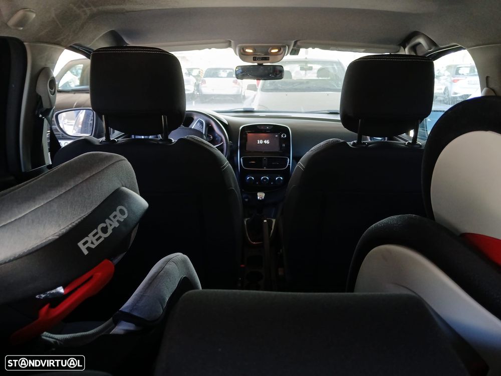 Renault Clio Sport Tourer - 11