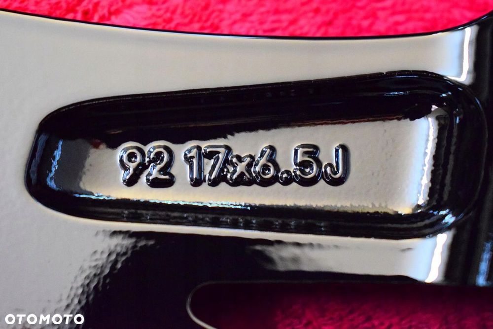 TOYOTA 17 Yaris IV Nowy Model Czarne Oryginał Jak Nowe - 4