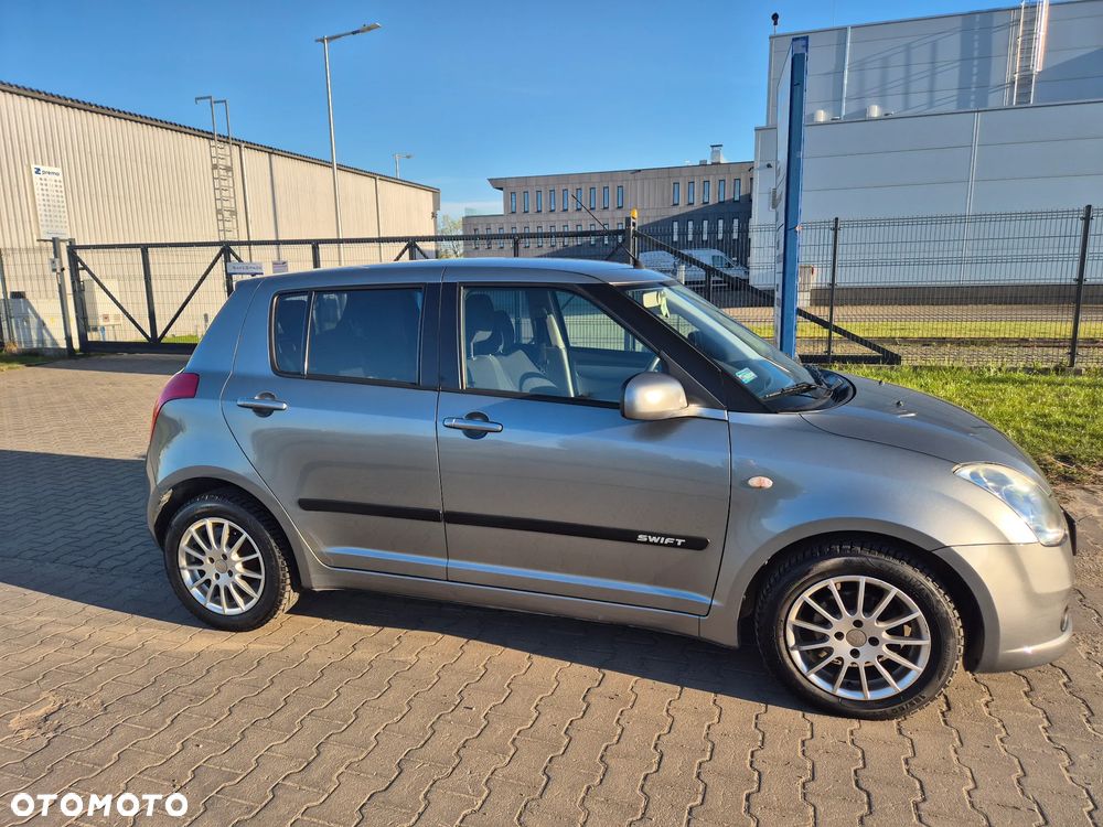 Suzuki Swift 1.3 JB Edition - 11