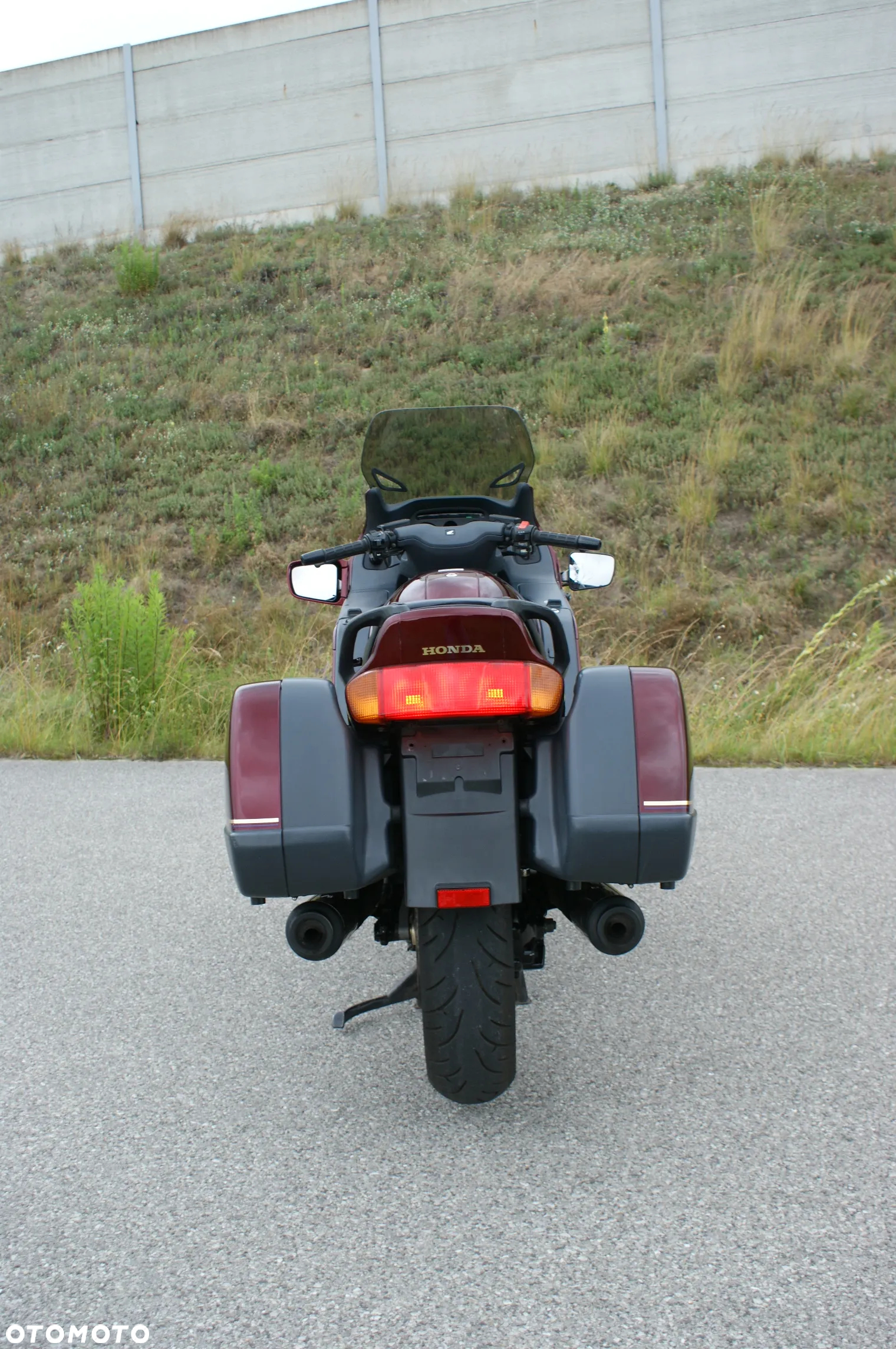 Honda ST - 9