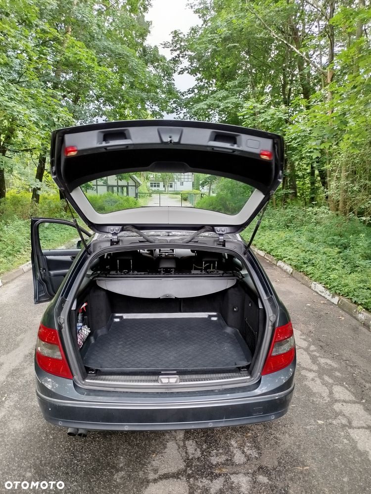 Mercedes-Benz Klasa C 180 Kompressor Automatik BlueEFFICIENCY Avantgarde - 10