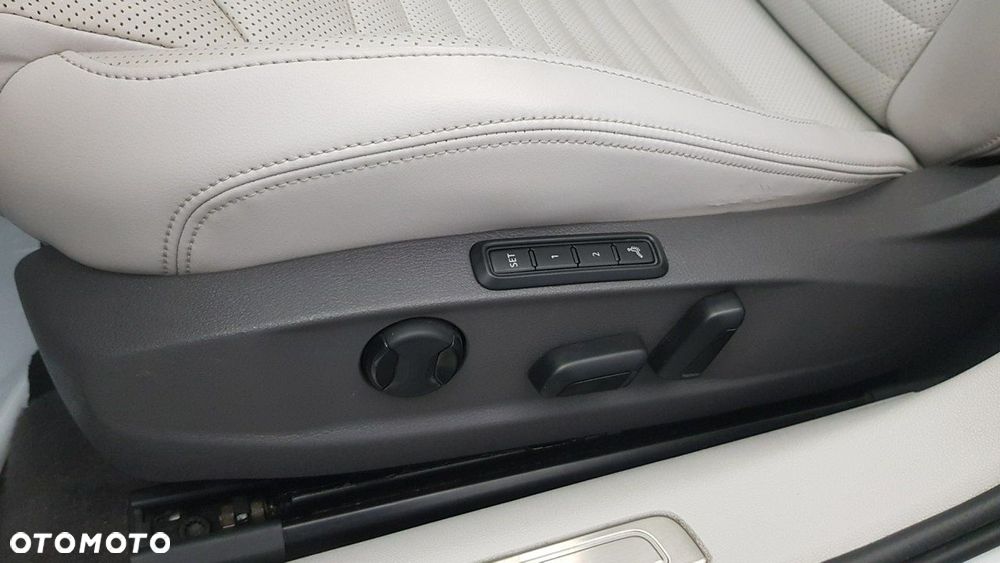 Volkswagen Passat - 27