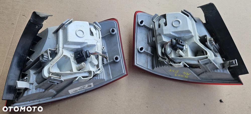Audi A4 B7 kombi lampa tył tylna prawa  8E9945095E - 4