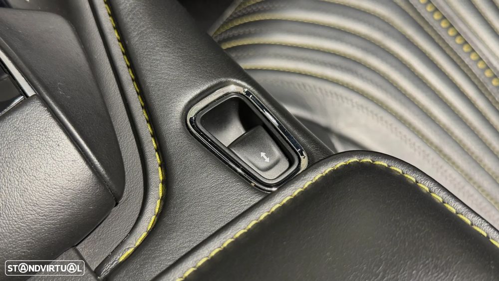 Aston Martin DB11 Volante V8 - 29