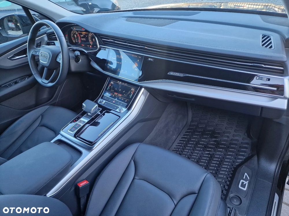 Audi Q7 TFSI mHEV 250 kW Quattro Tiptr - 17