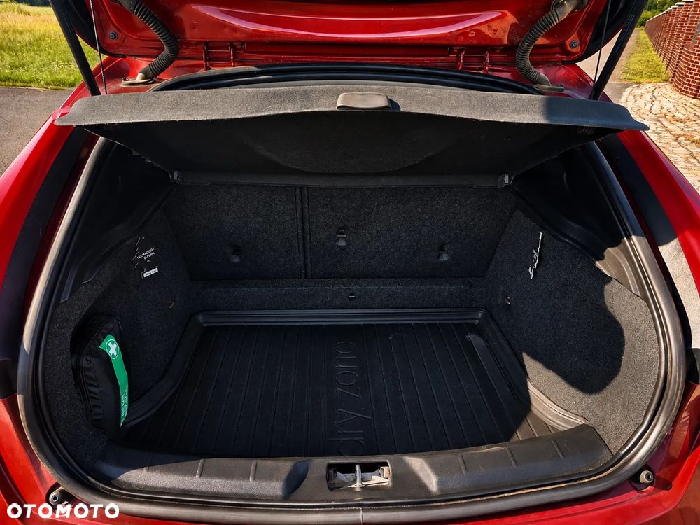 Volvo V40 D2 Drive-E R-Design Momentum - 7